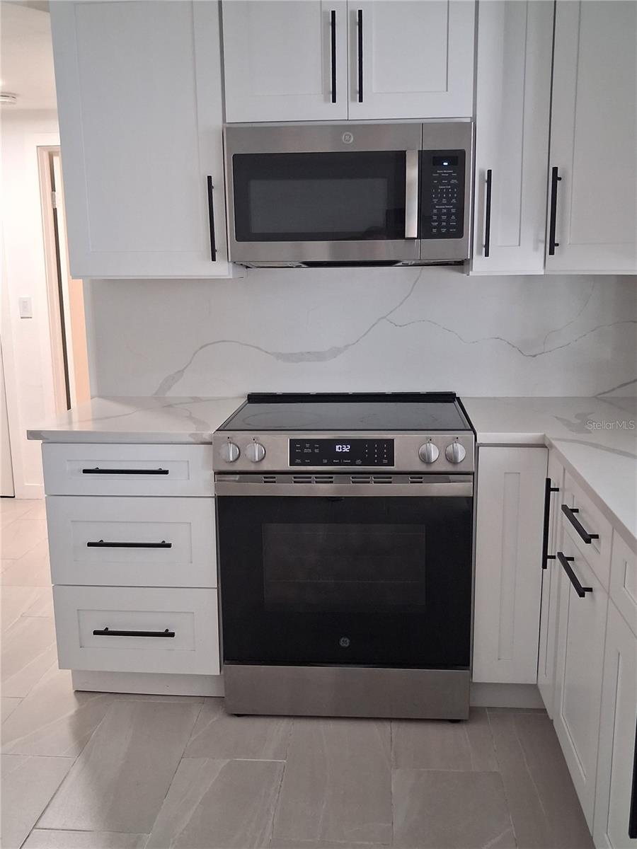 8846 CHILTON DR — photo 9