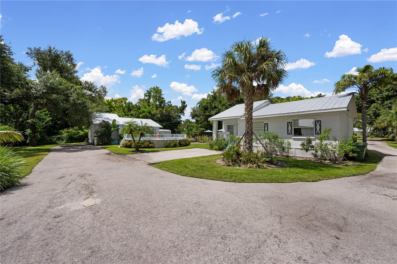 3476 WINTON AVE — photo 48