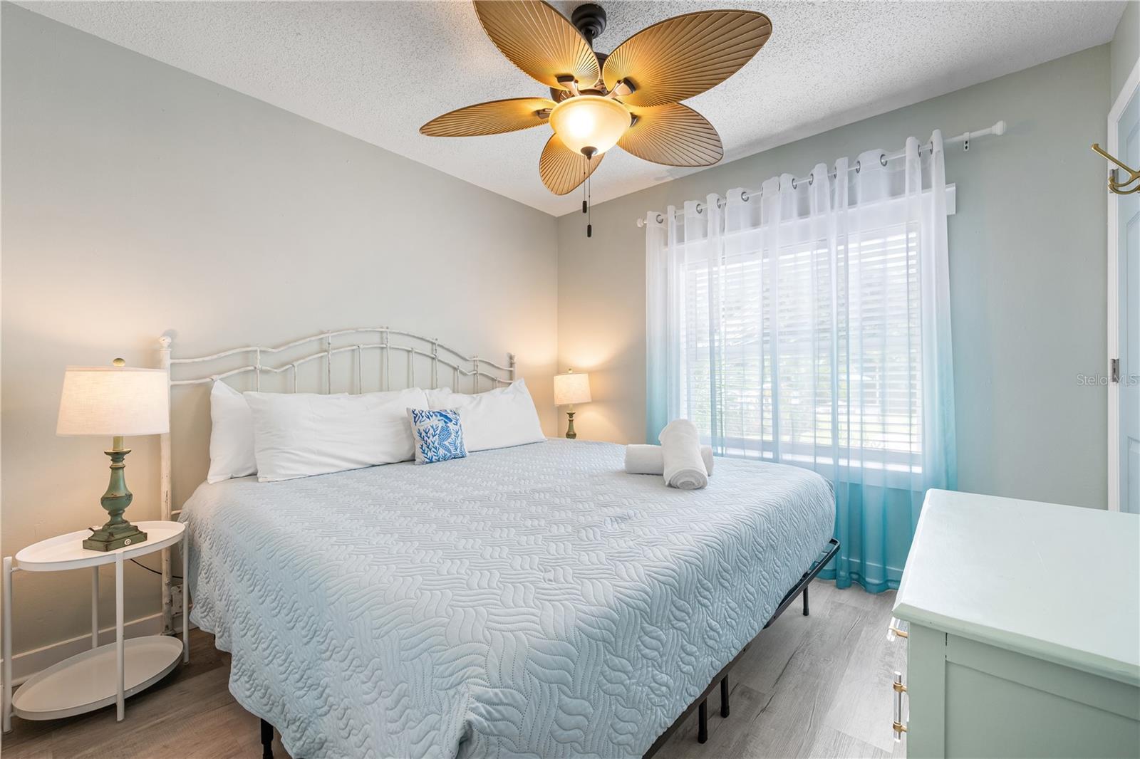 3476 WINTON AVE — photo 31