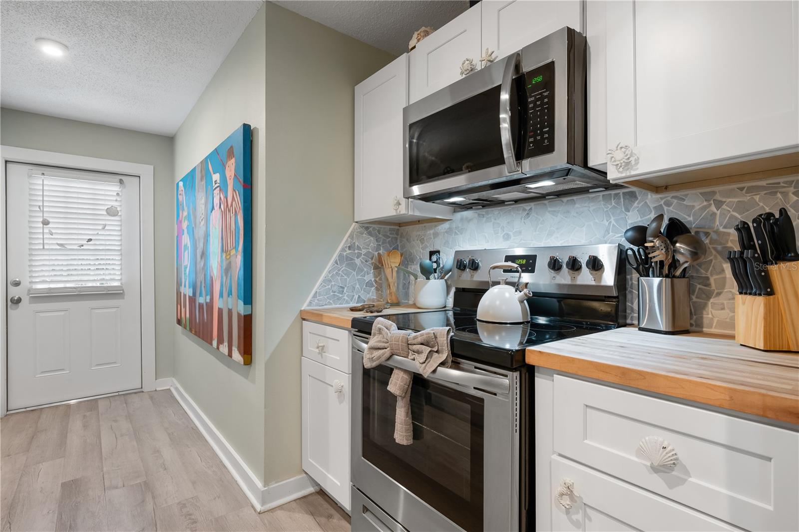 3476 WINTON AVE — photo 22