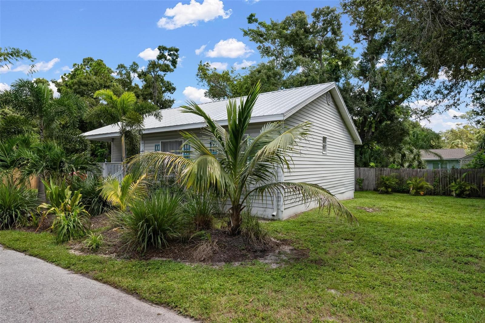 3476 WINTON AVE — photo 47
