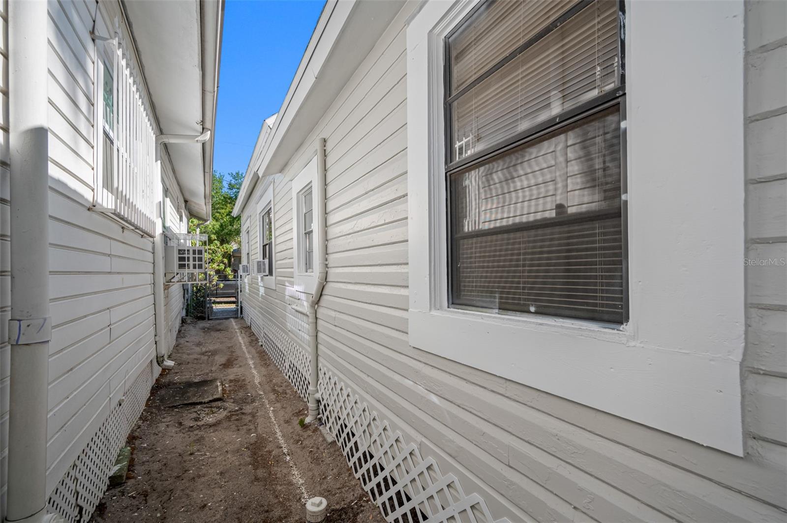 2118 W PALMETTO ST — photo 29