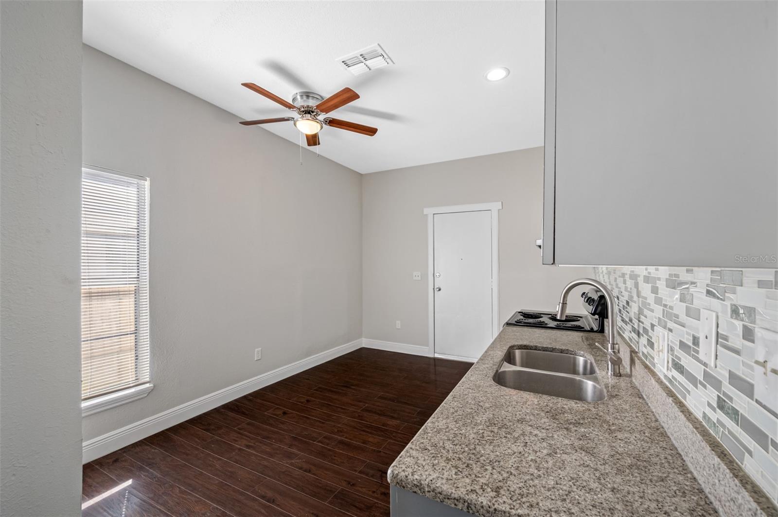 2118 W PALMETTO ST — photo 14