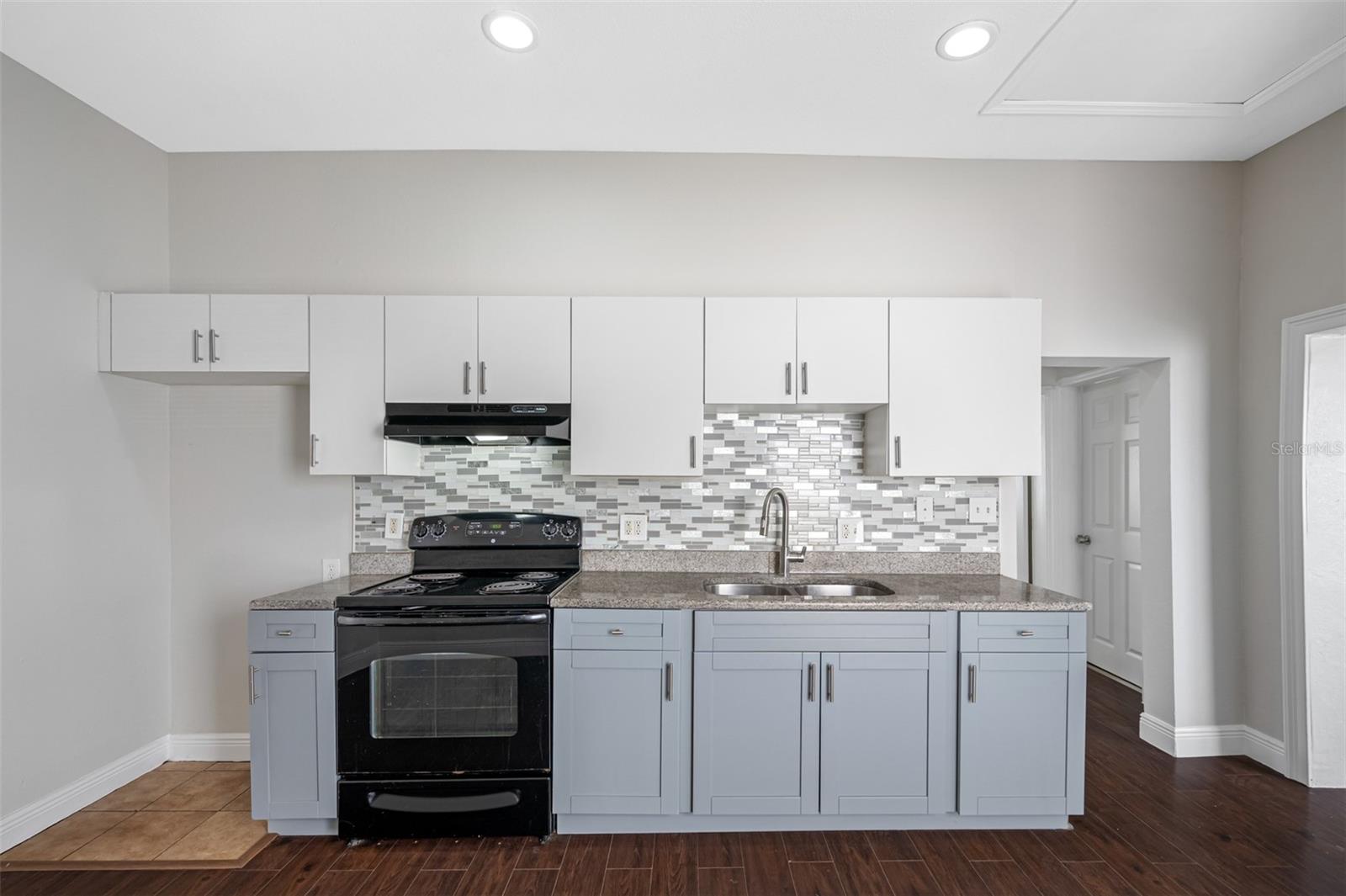 2118 W PALMETTO ST — photo 16