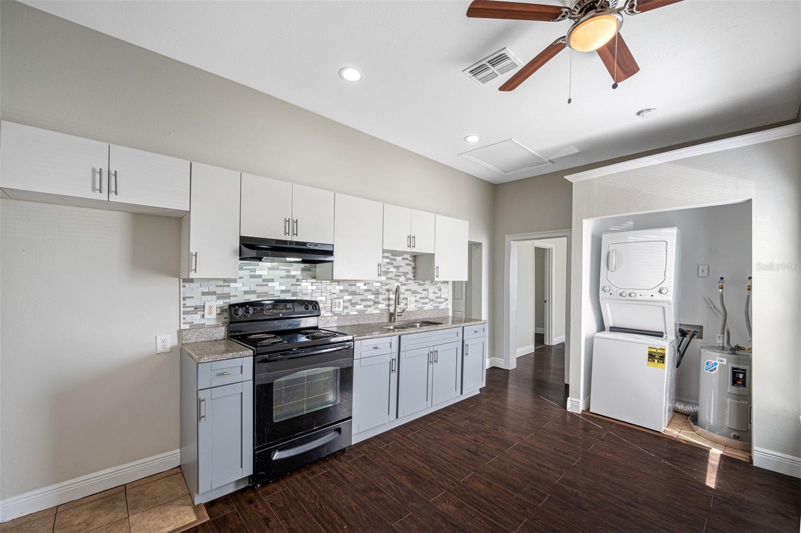 2118 W PALMETTO ST — photo 17