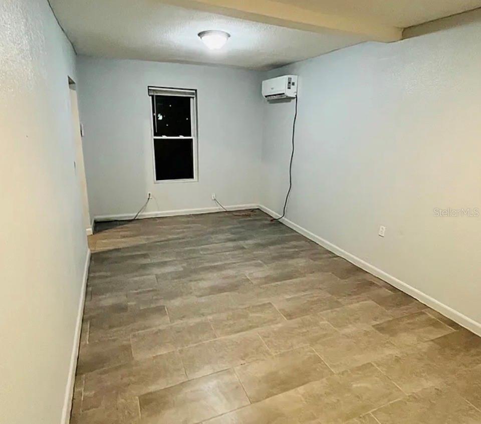 920 E SENECA AVE — photo 24