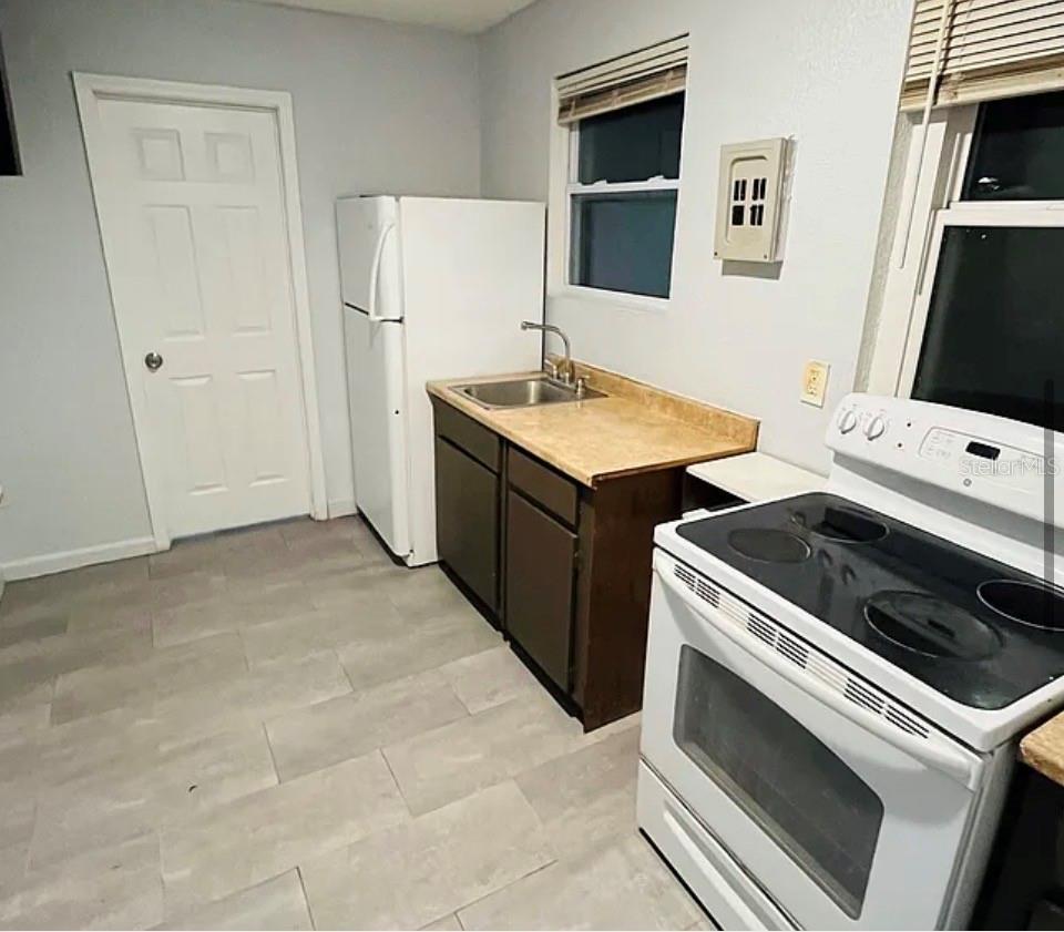 920 E SENECA AVE — photo 23