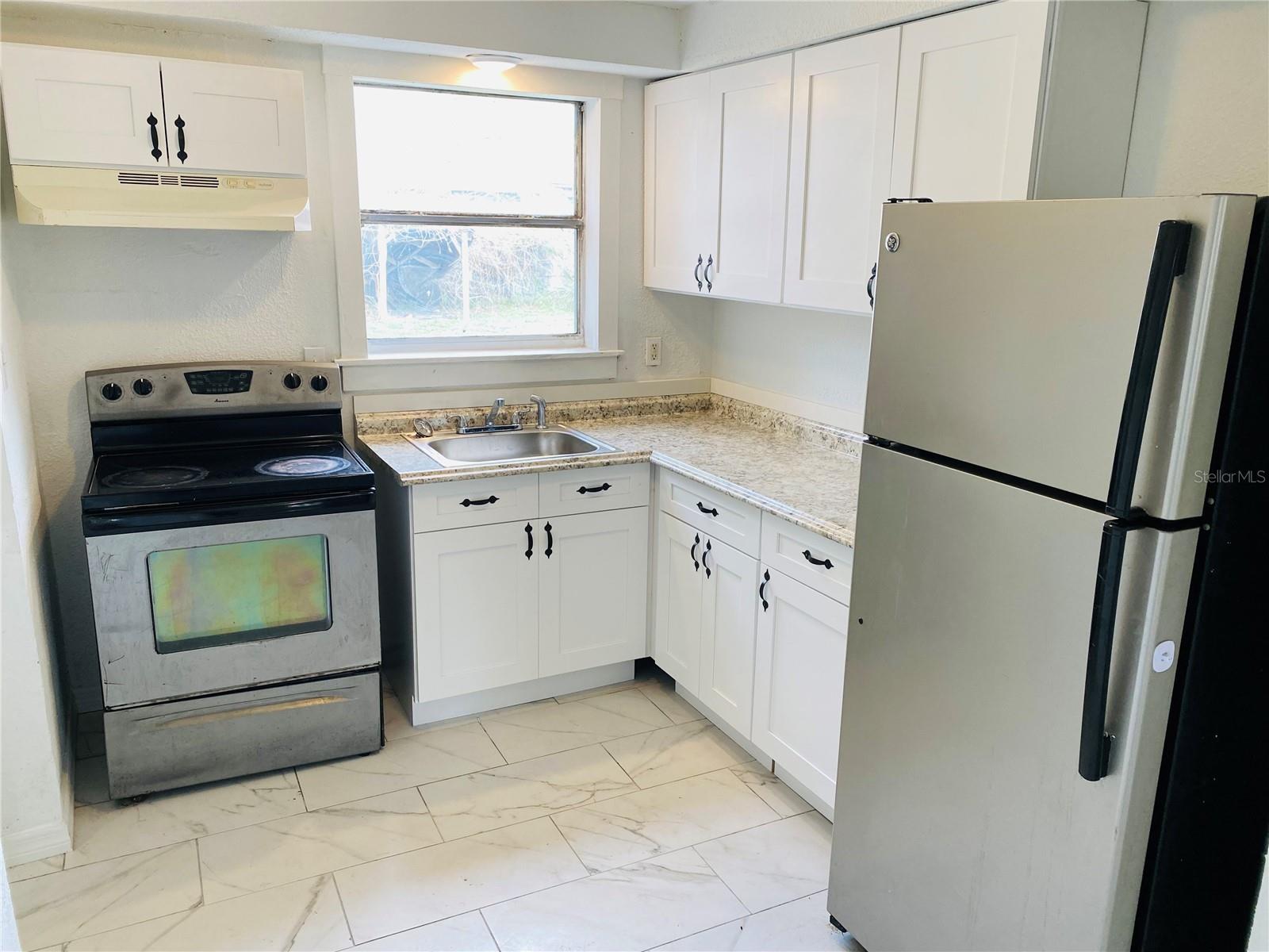920 E SENECA AVE — photo 17