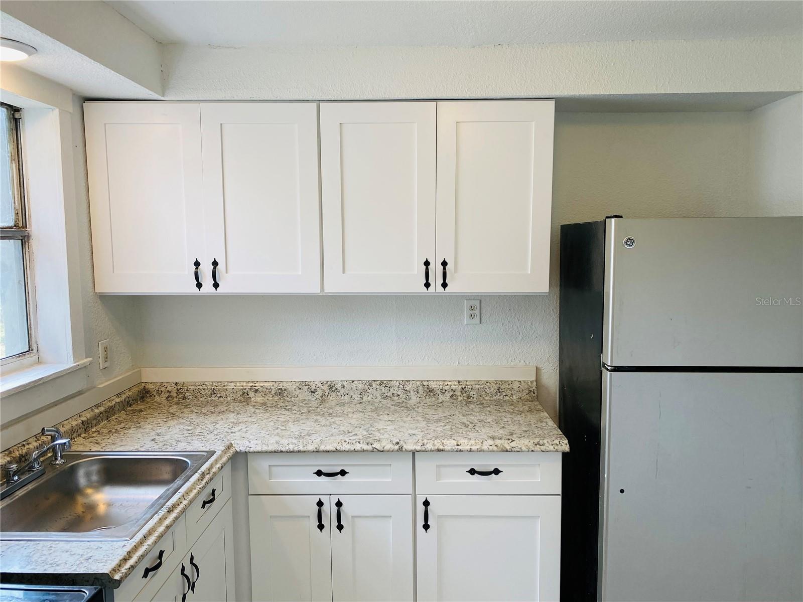 920 E SENECA AVE — photo 15