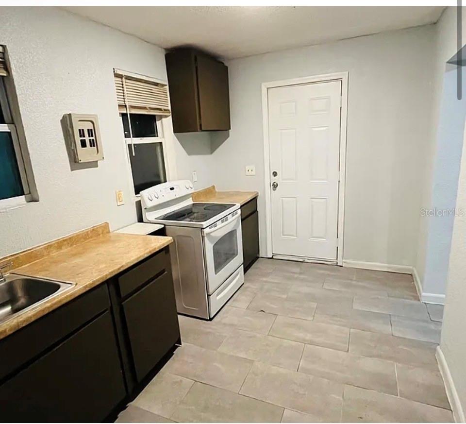 920 E SENECA AVE — photo 22