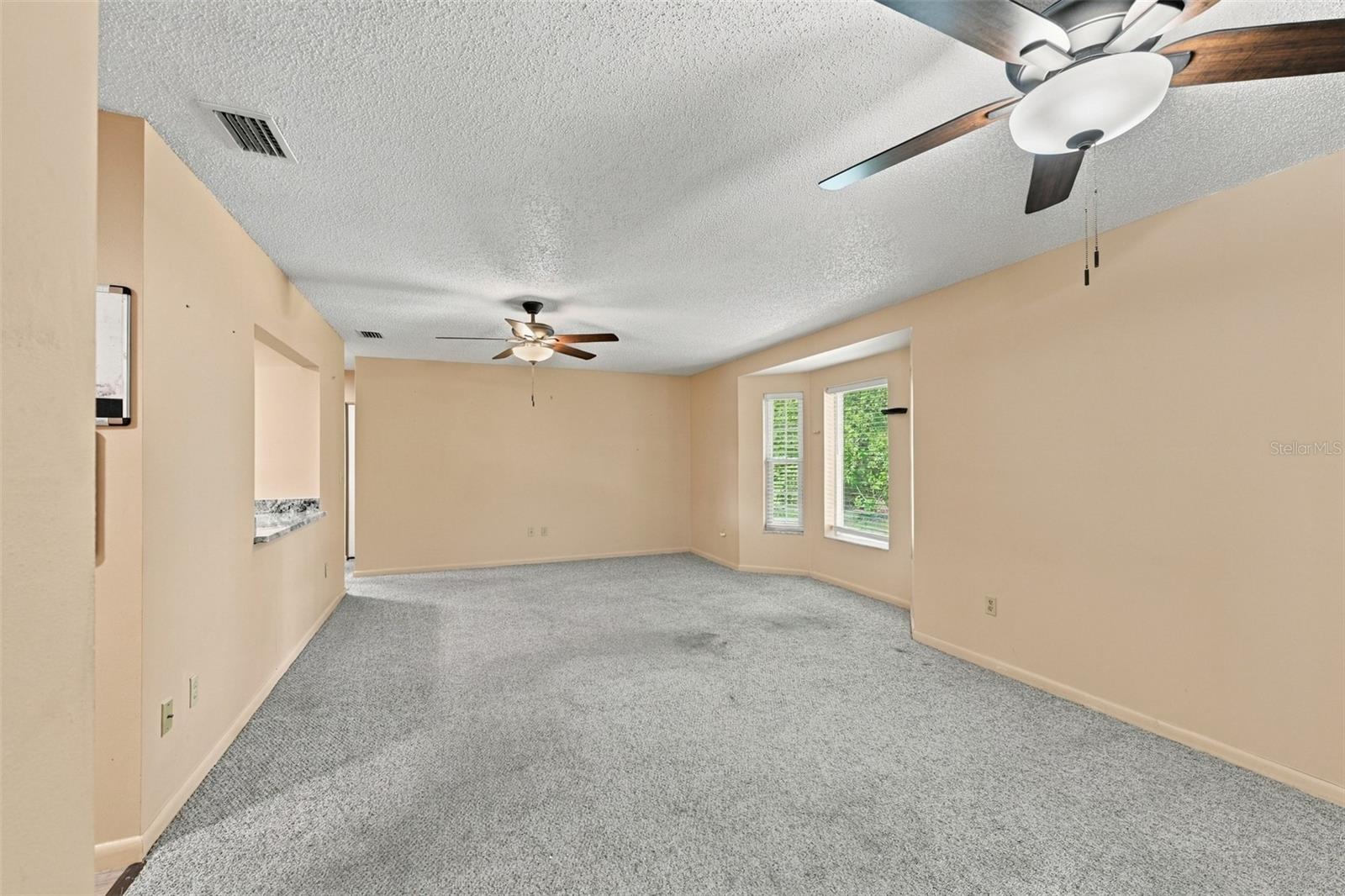 1601 NEW BEDFORD DR — photo 13