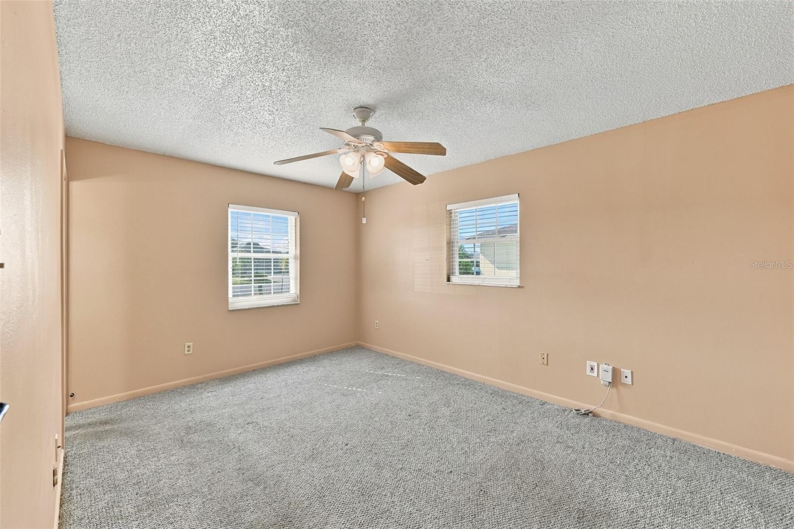 1601 NEW BEDFORD DR — photo 30