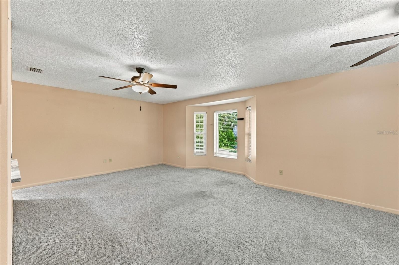 1601 NEW BEDFORD DR — photo 11