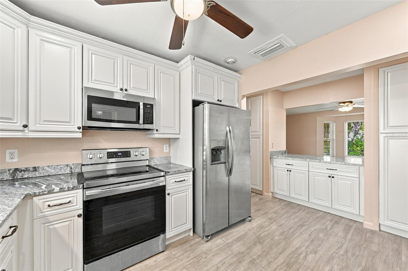 1601 NEW BEDFORD DR — photo 9