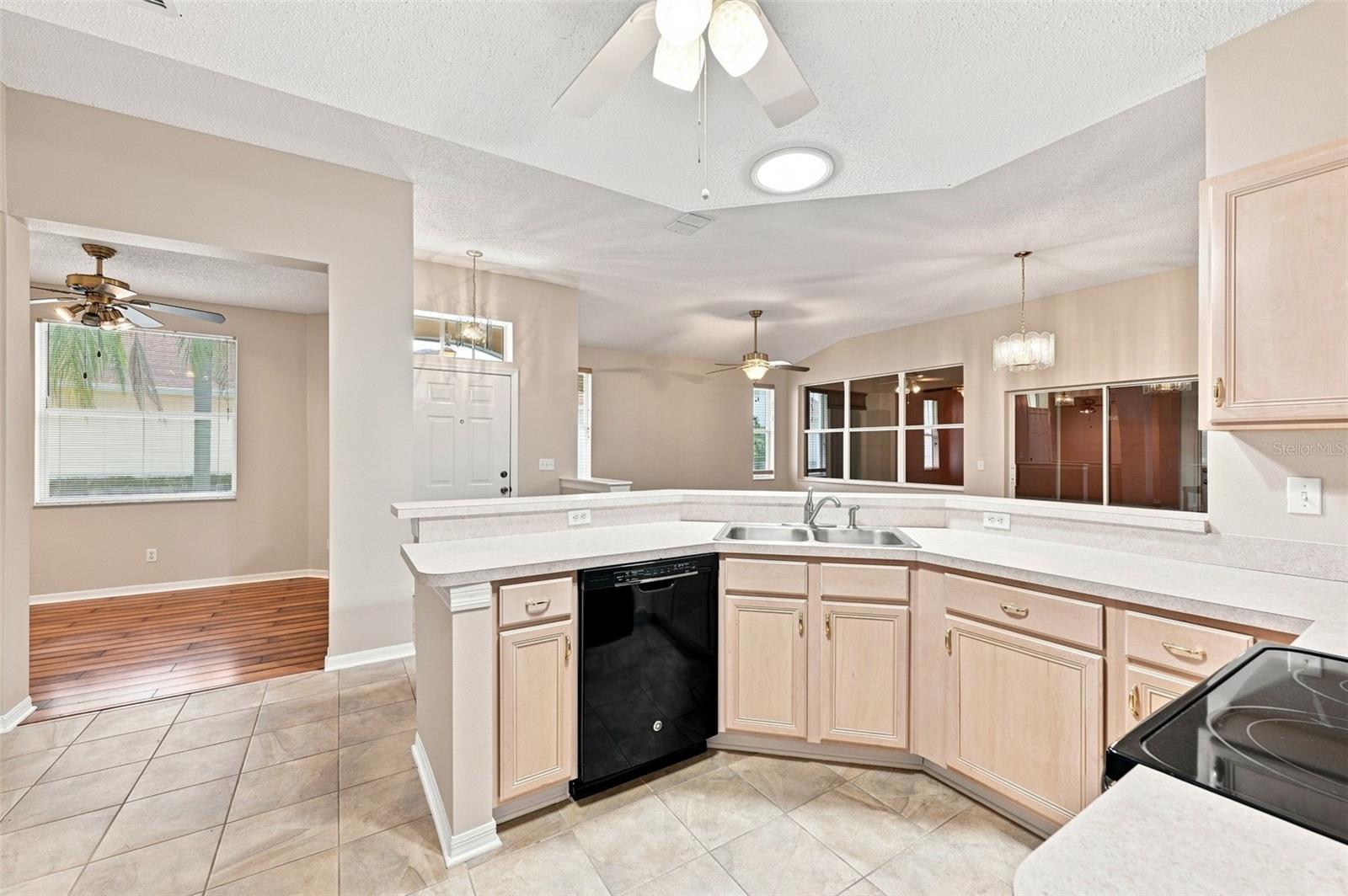 1014 RADISON AVE #11 — photo 5