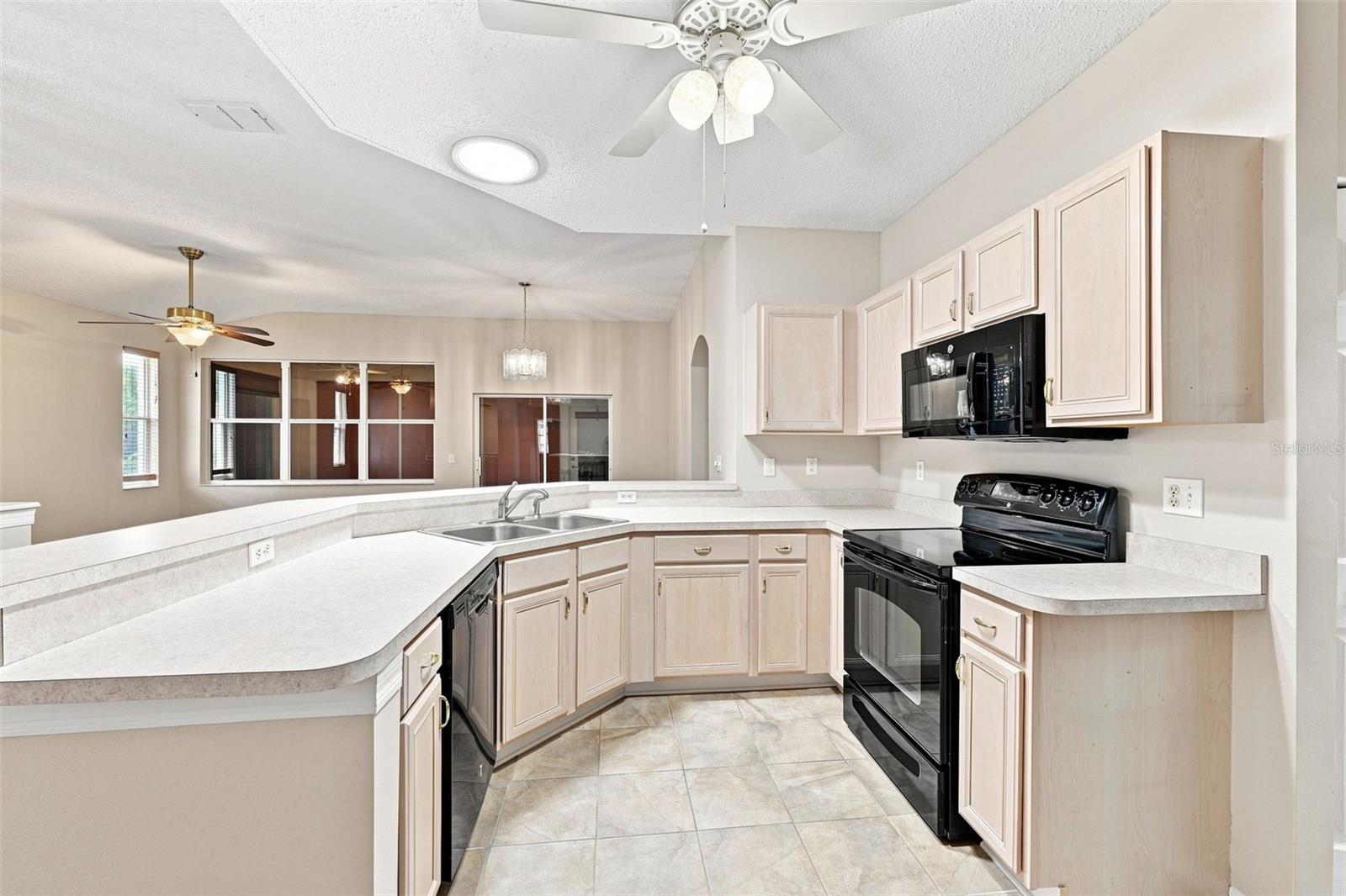 1014 RADISON AVE #11 — photo 9