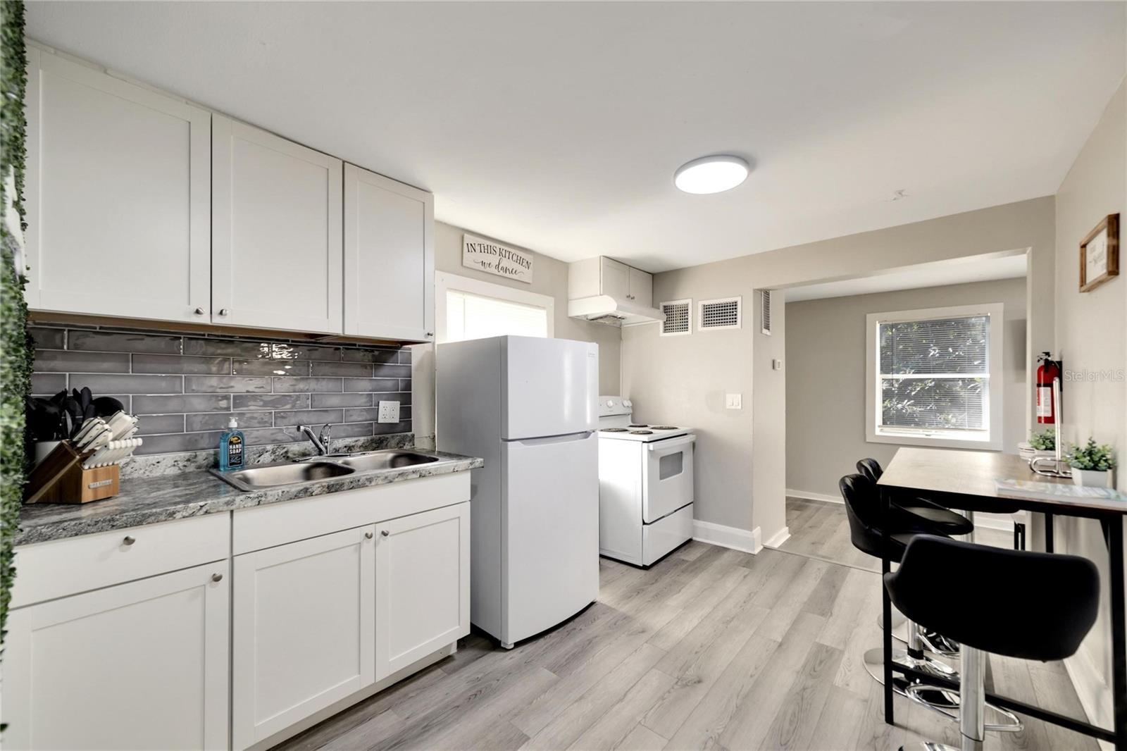 4209 N 14TH ST — photo 26