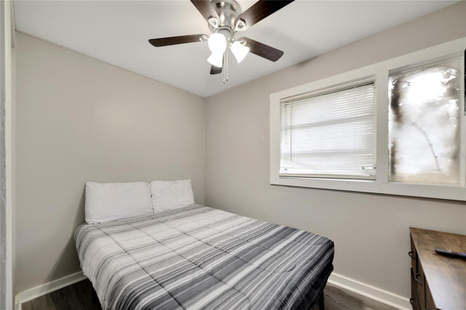 4209 N 14TH ST — photo 33