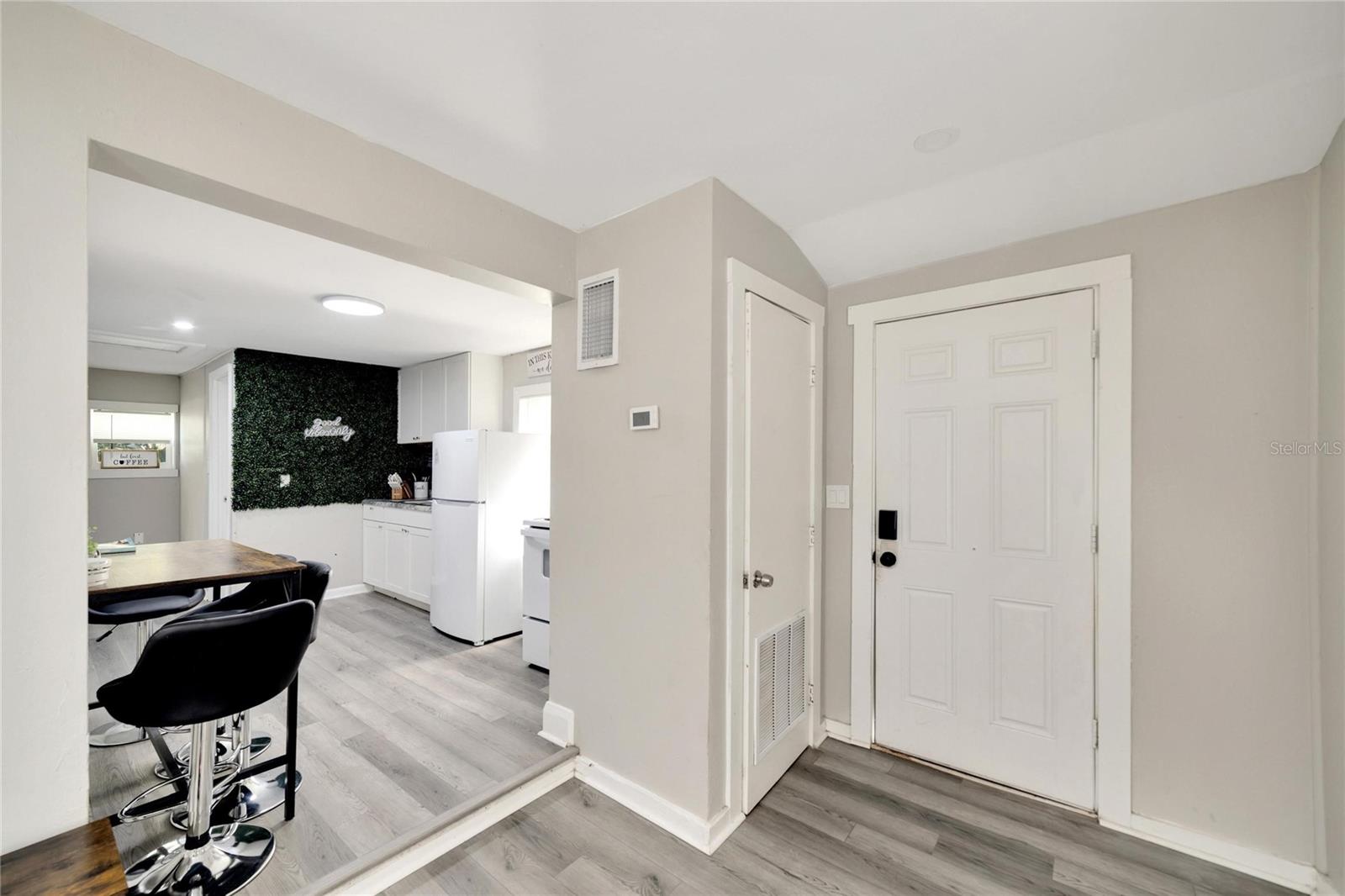 4209 N 14TH ST — photo 24