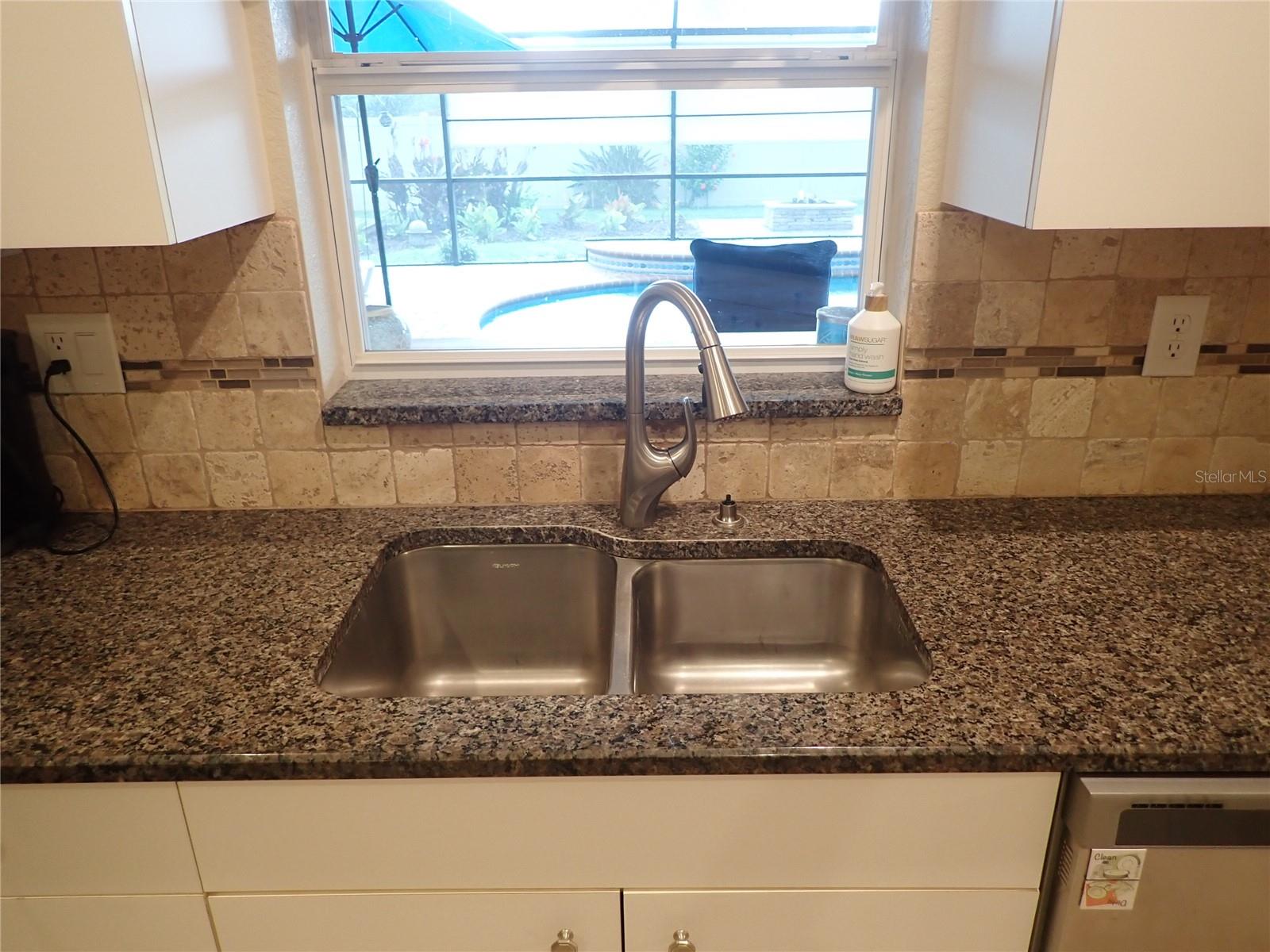 3137 CINCINNATI ST — photo 33