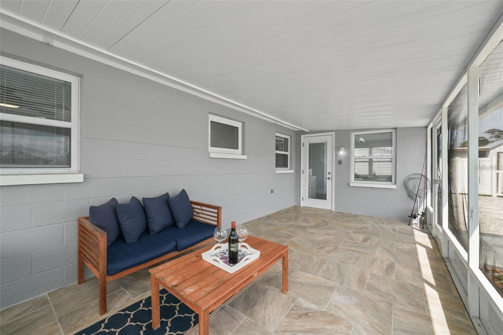 13704 VERONICA DR — photo 28