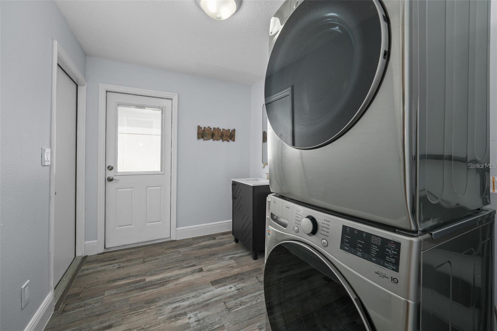 13704 VERONICA DR — photo 24