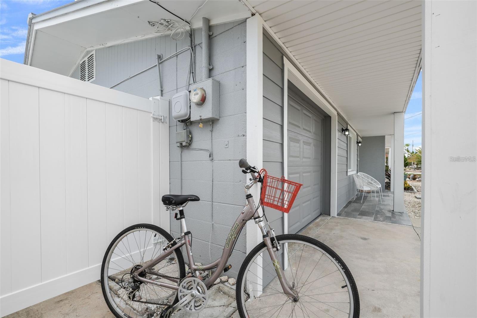 13704 VERONICA DR — photo 34