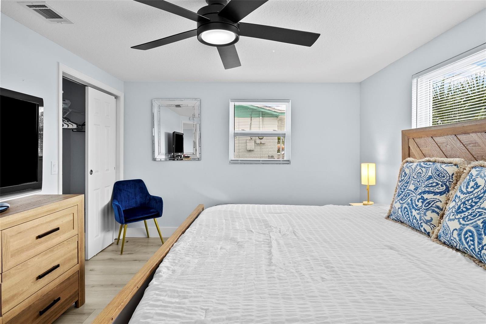 13704 VERONICA DR — photo 16