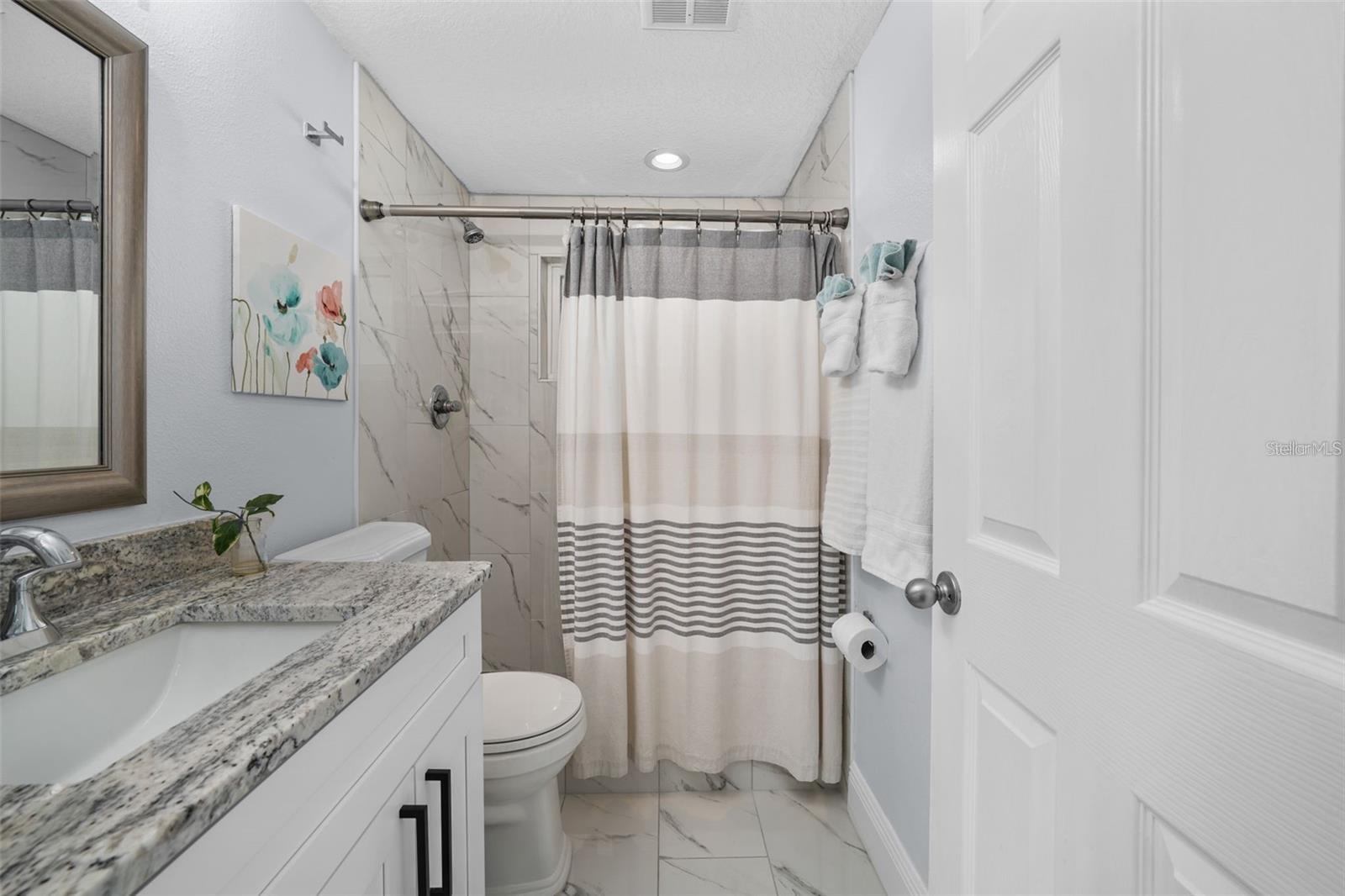 13704 VERONICA DR — photo 20