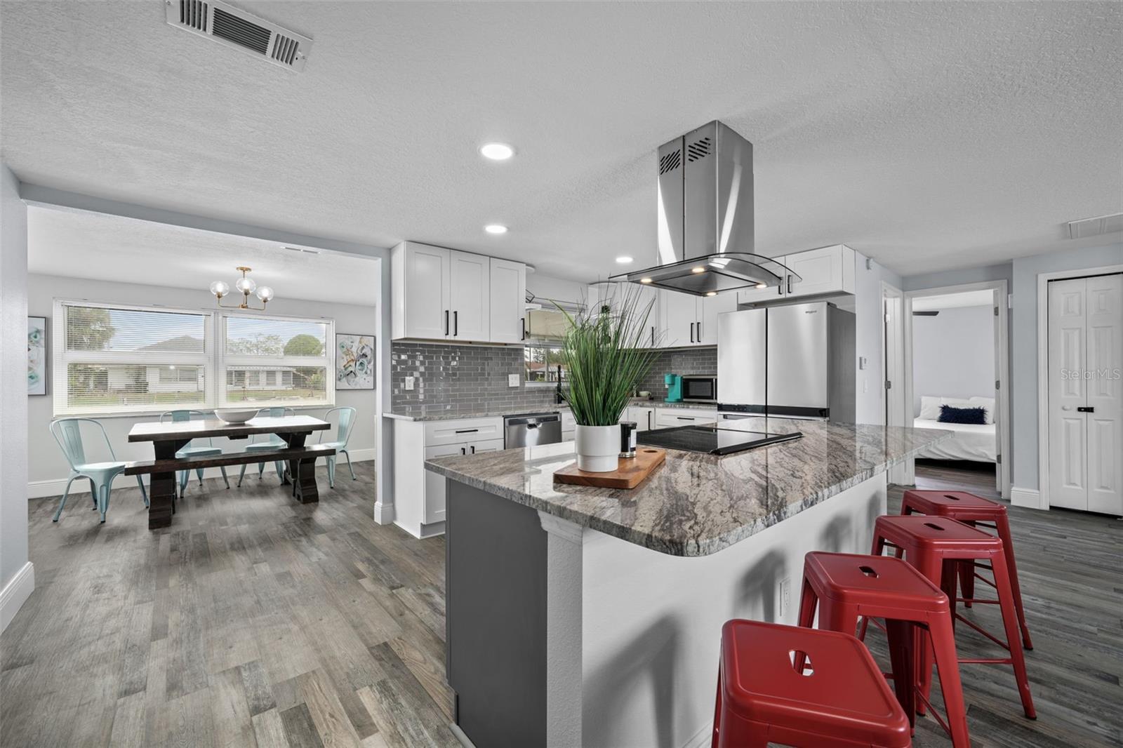 13704 VERONICA DR — photo 10