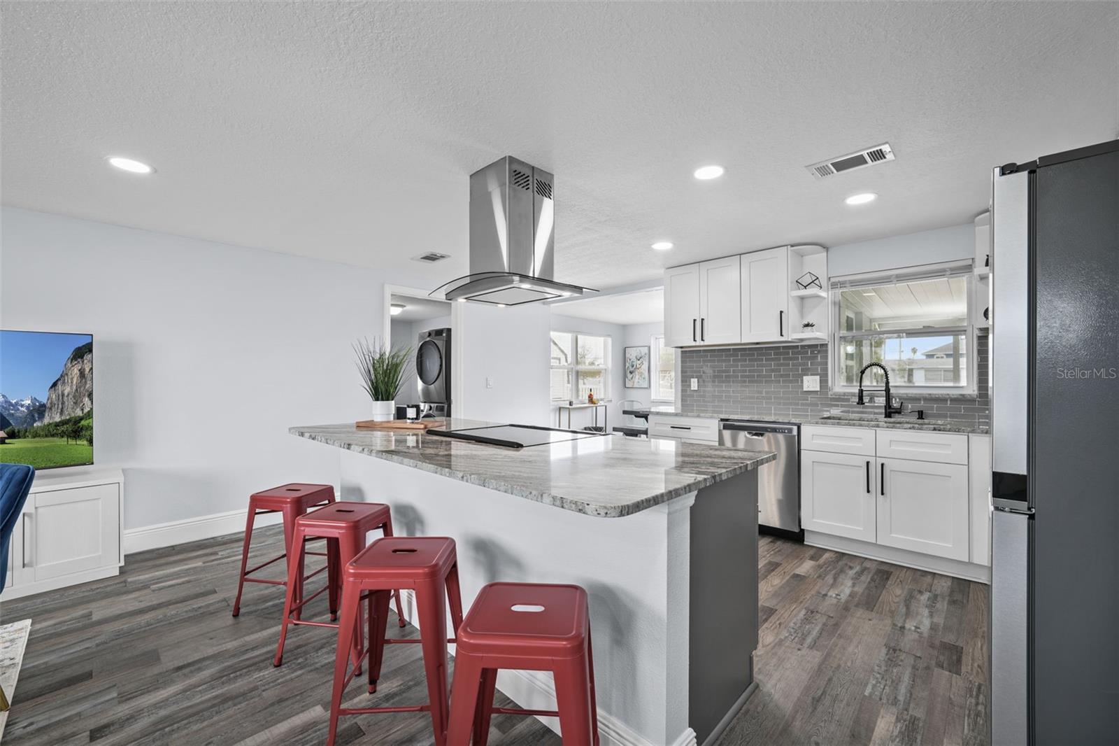 13704 VERONICA DR — photo 8