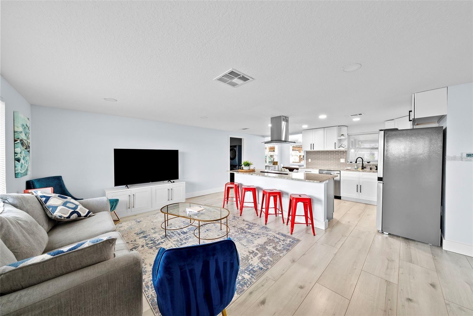 13704 VERONICA DR — photo 6