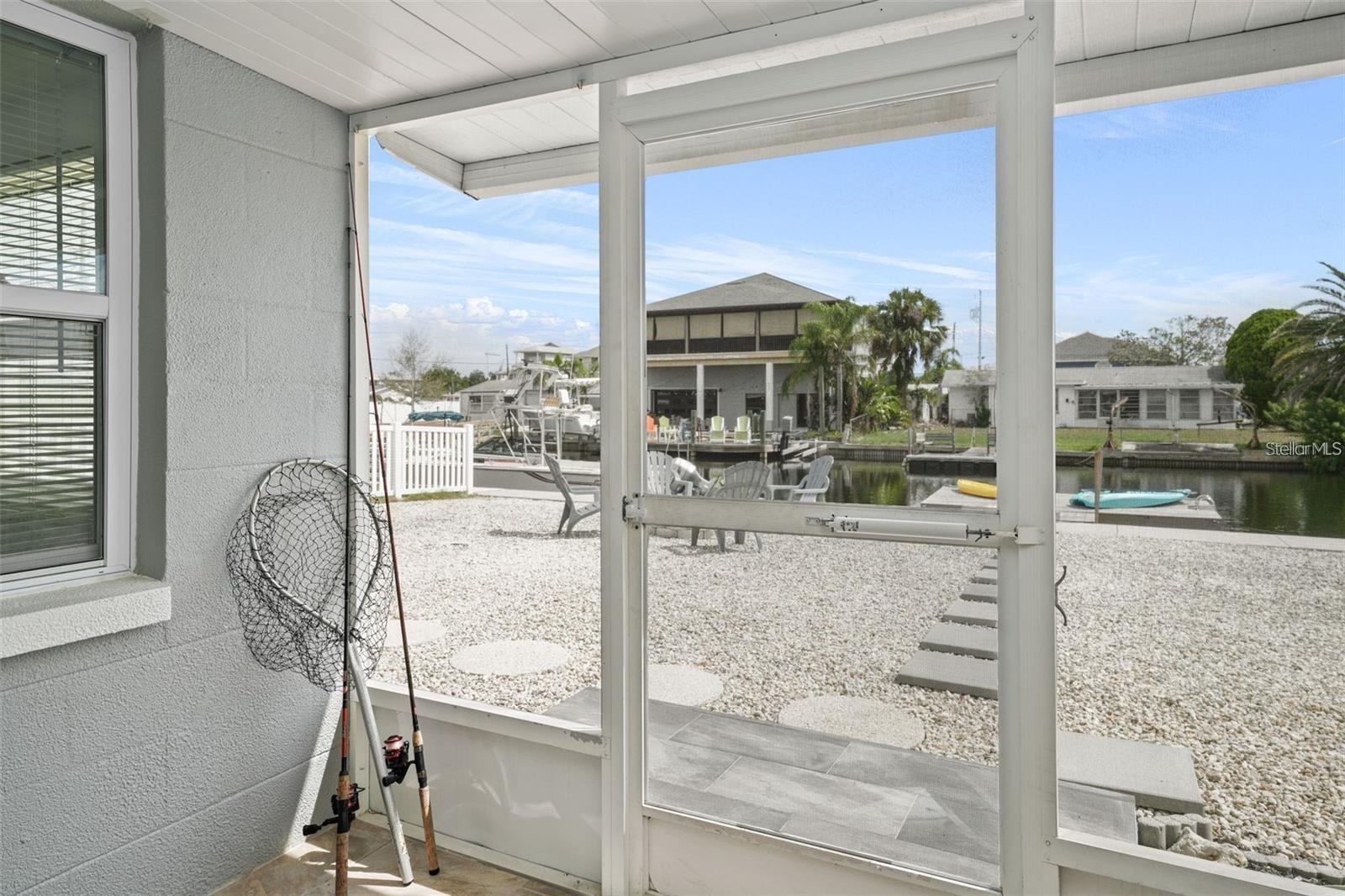 13704 VERONICA DR — photo 31