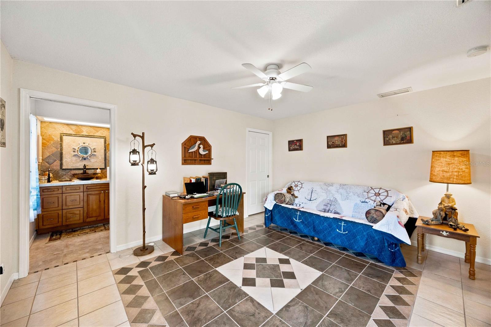 3907 ALWOOD ST — photo 10