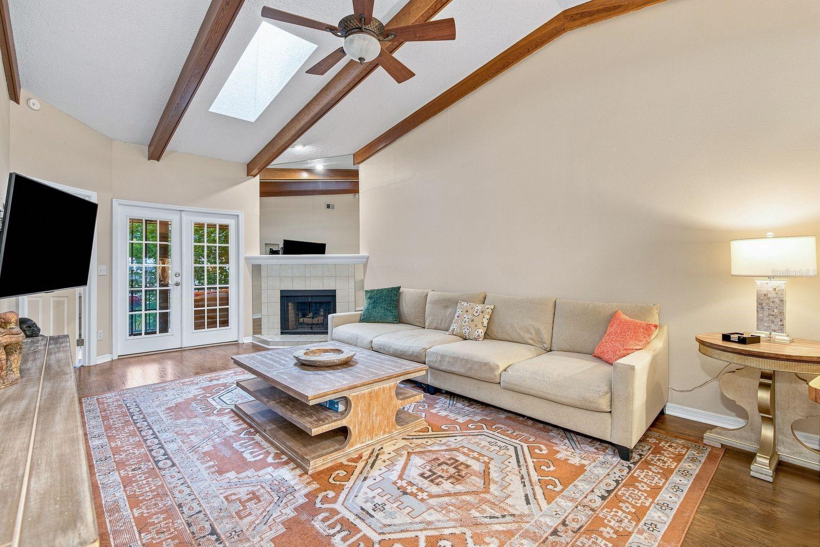 1460 MAHOGANY LN — photo 14