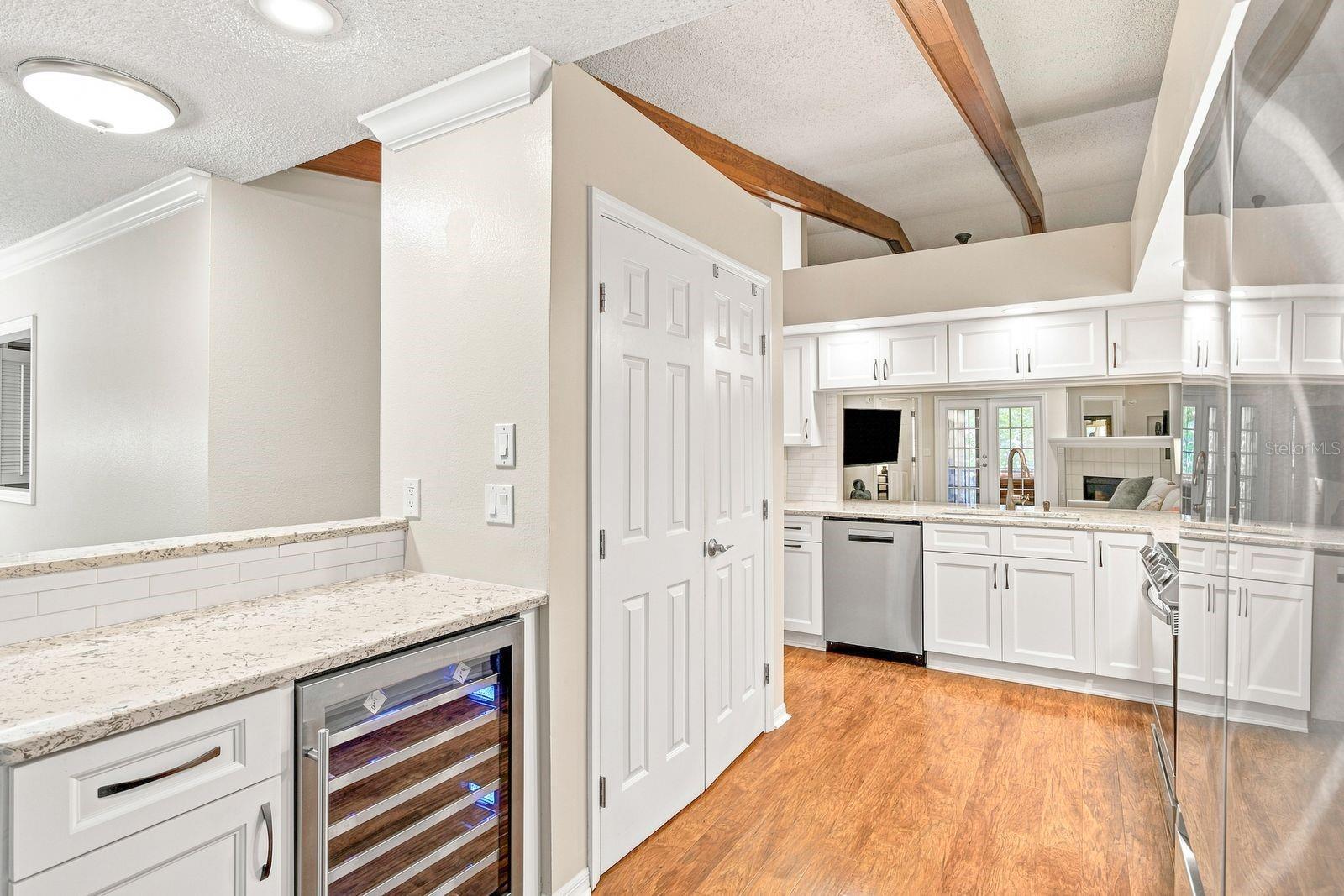 1460 MAHOGANY LN — photo 10