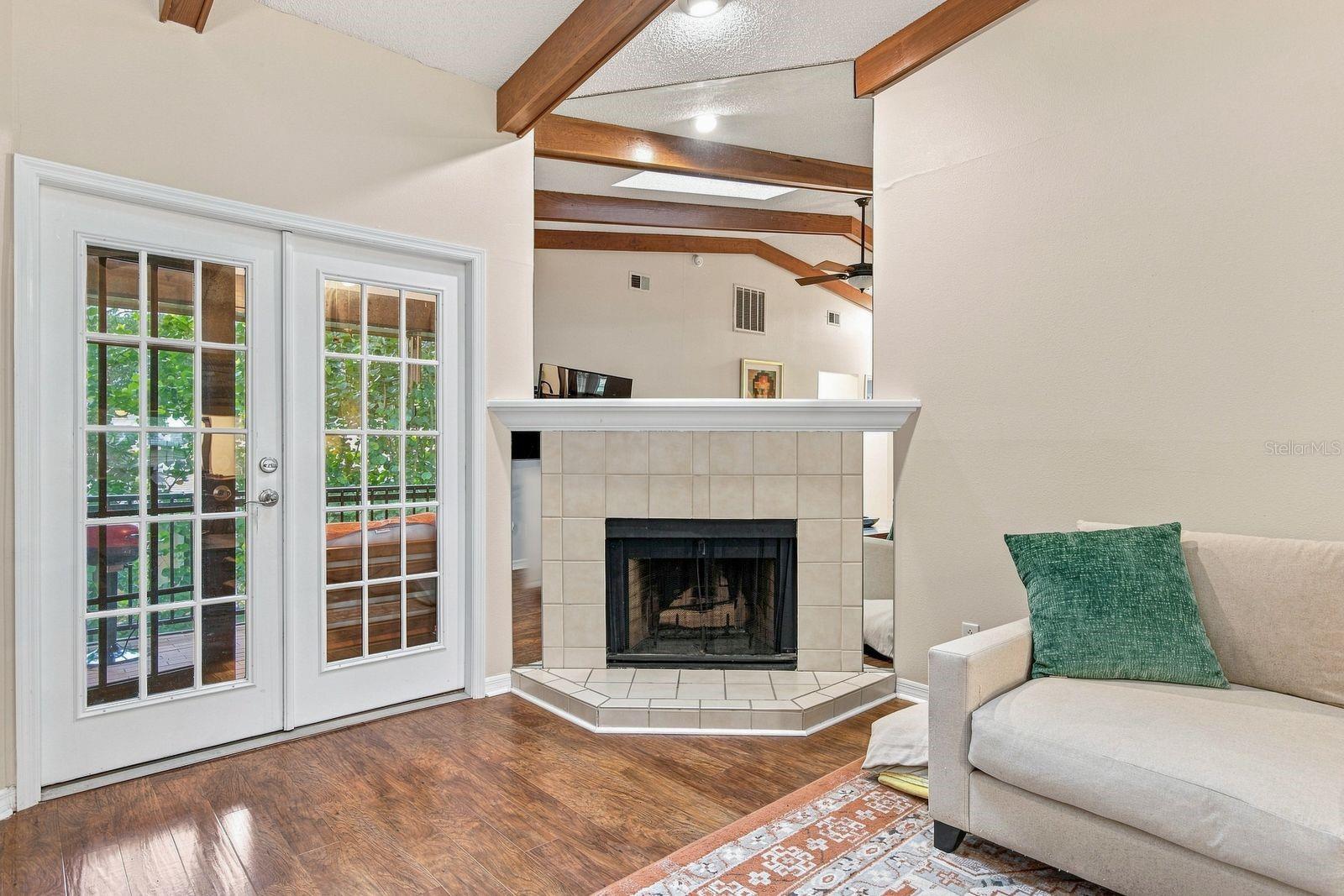 1460 MAHOGANY LN — photo 16