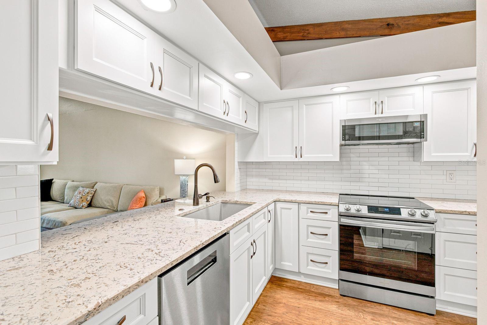 1460 MAHOGANY LN — photo 13