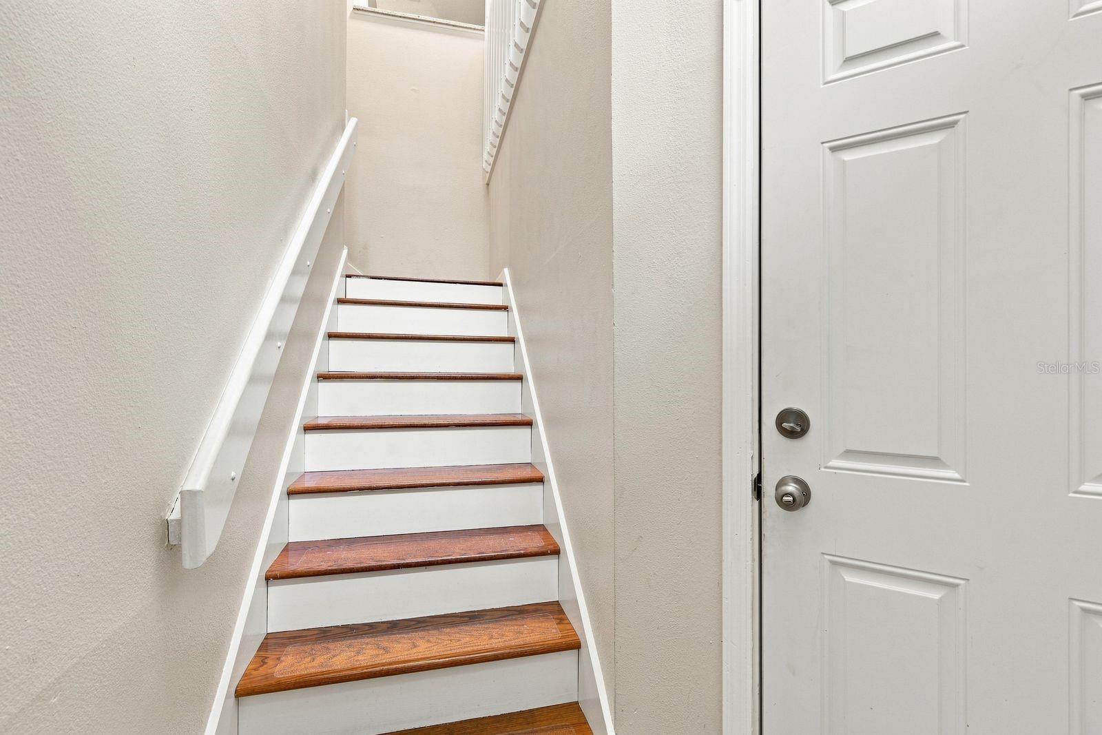 1460 MAHOGANY LN — photo 5