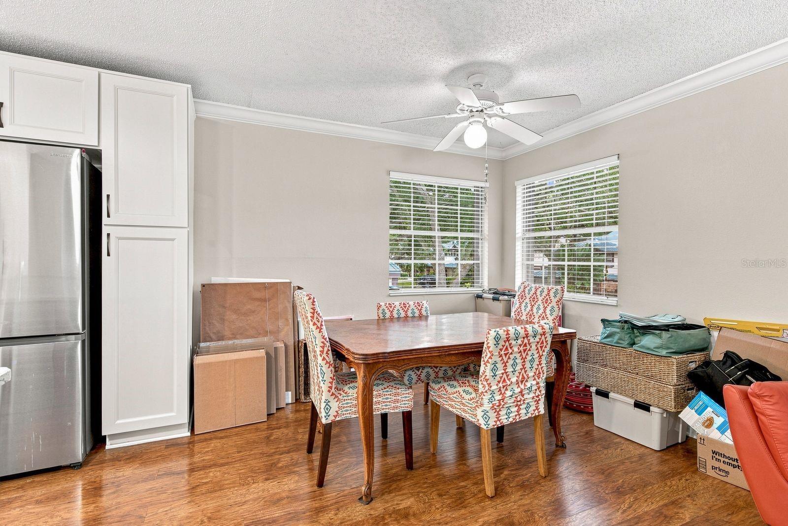 1460 MAHOGANY LN — photo 8