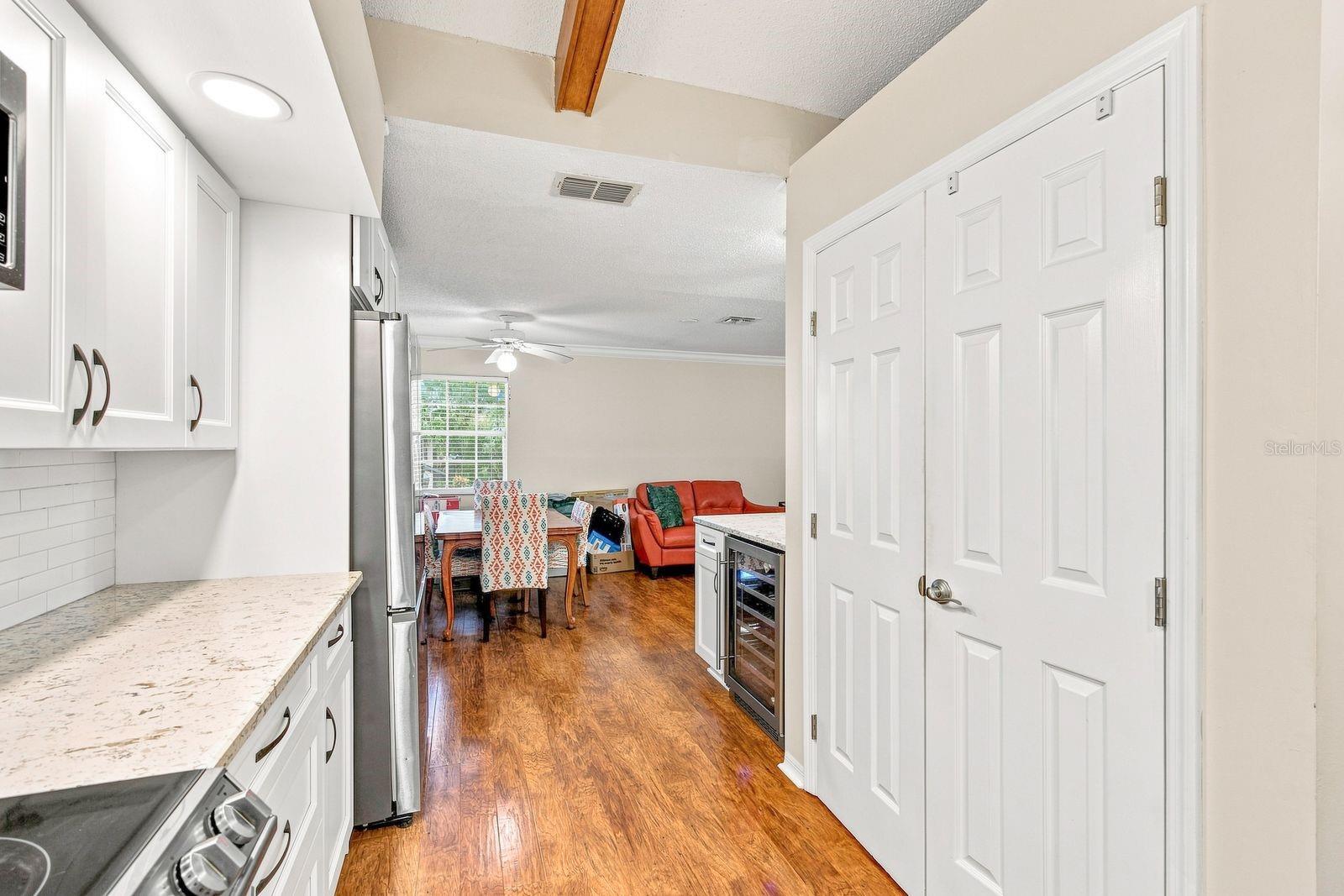 1460 MAHOGANY LN — photo 12