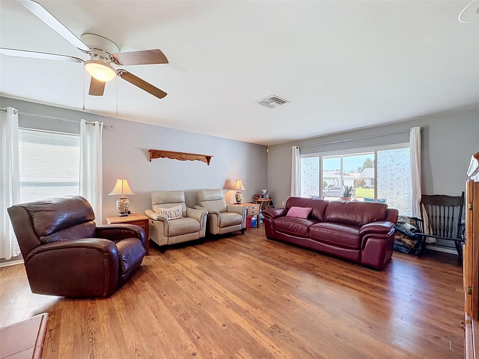 8221 PALENCIA DR — photo 2