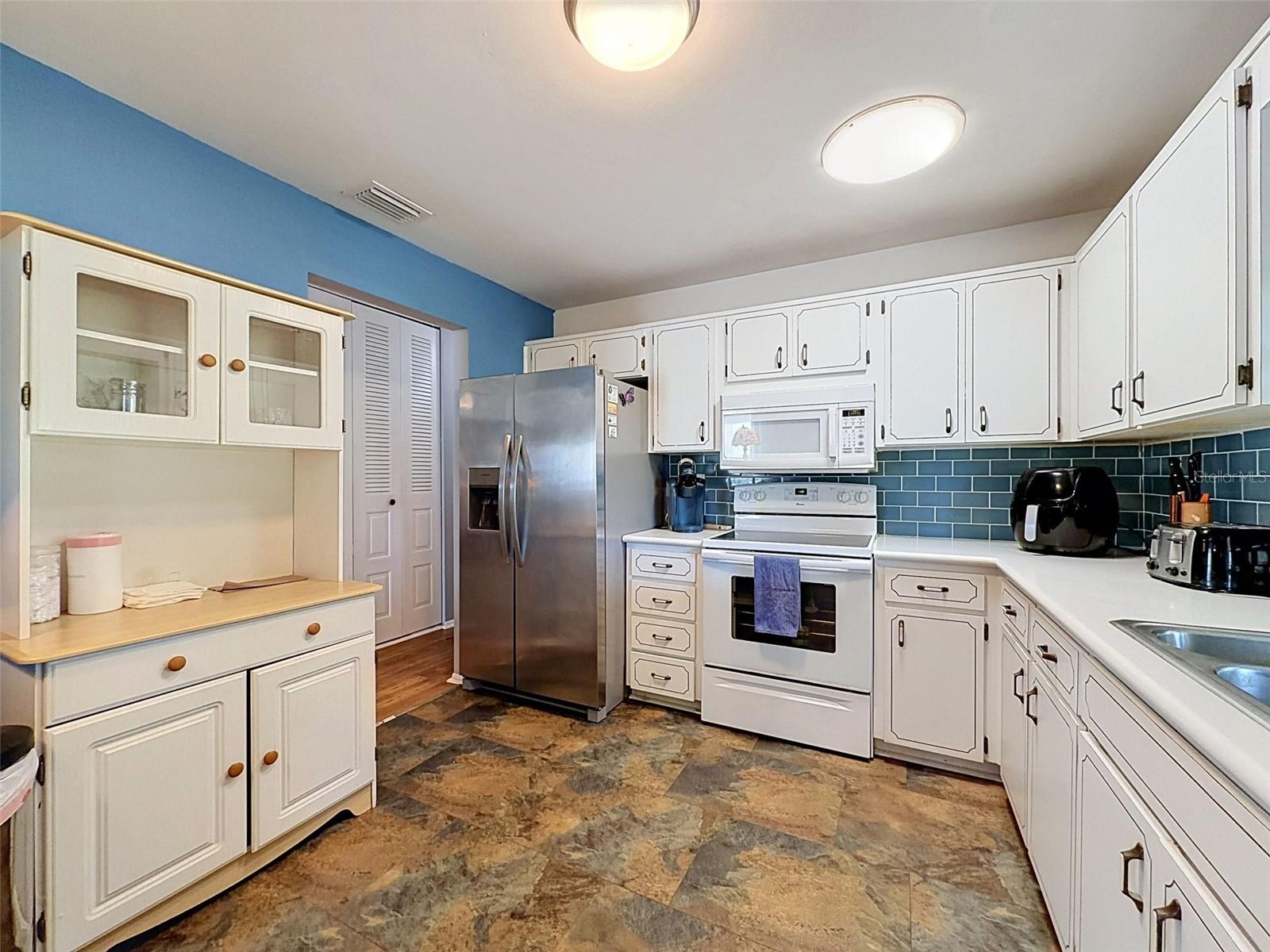 8221 PALENCIA DR — photo 15
