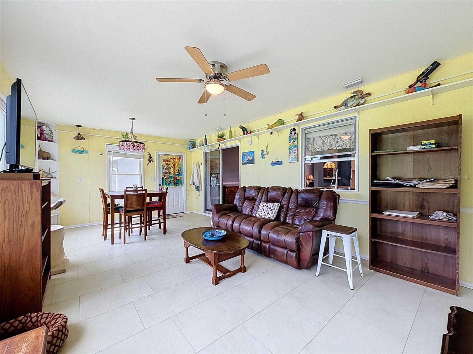 8221 PALENCIA DR — photo 3