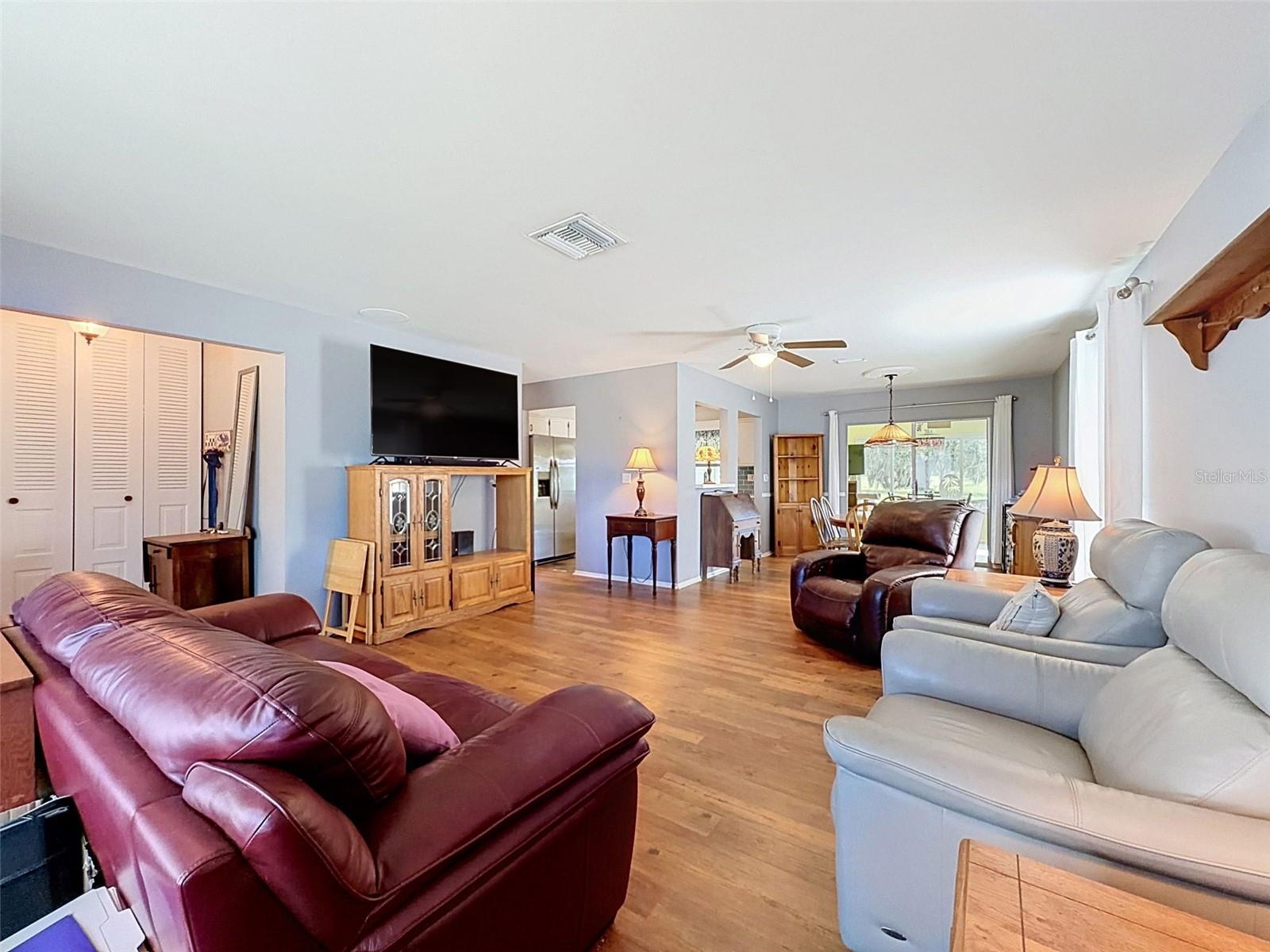 8221 PALENCIA DR — photo 9