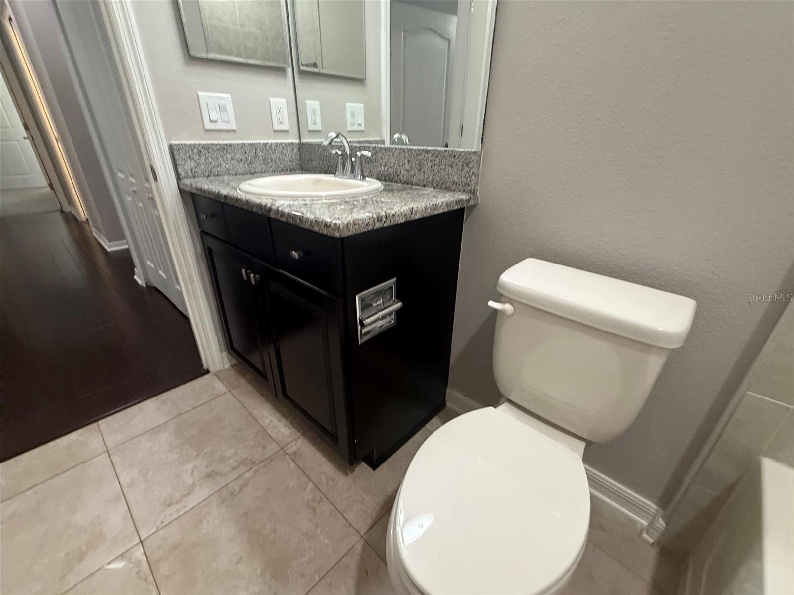 11932 HARPSWELL DR — photo 23