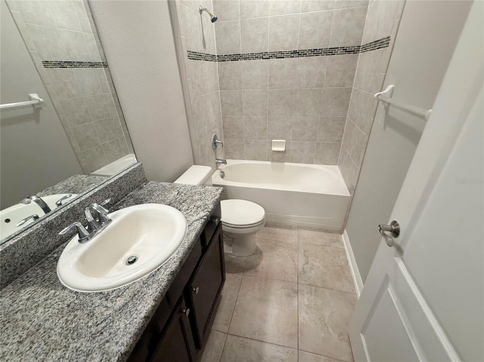 11932 HARPSWELL DR — photo 22