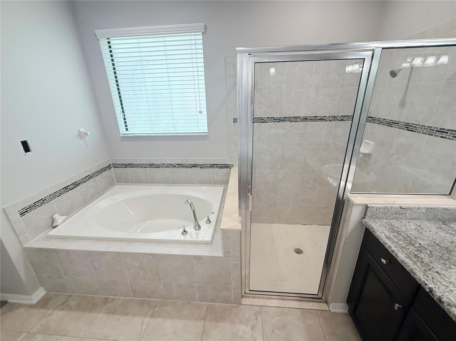 11932 HARPSWELL DR — photo 21