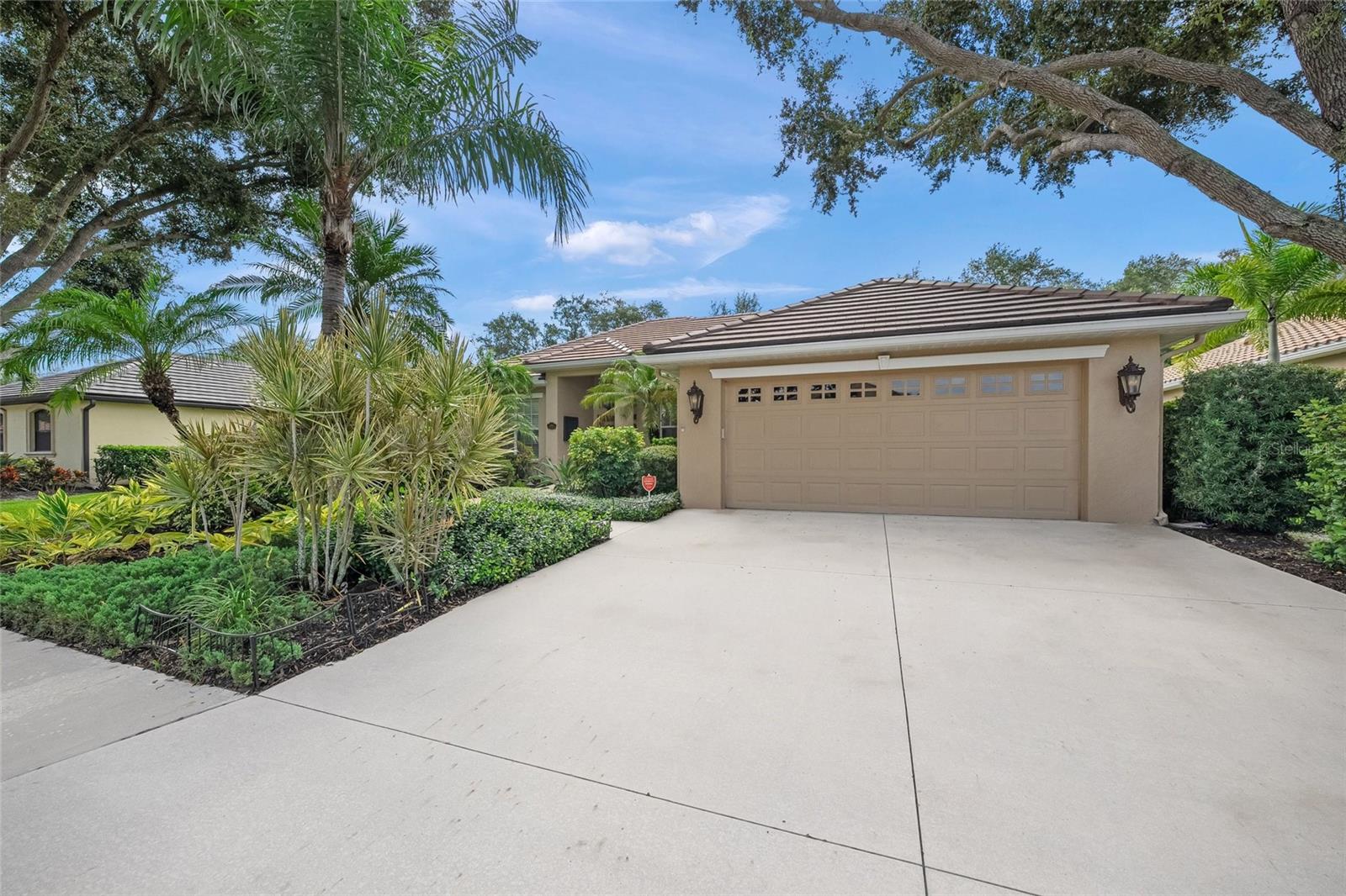 5355 ANTHONY LN — photo 2
