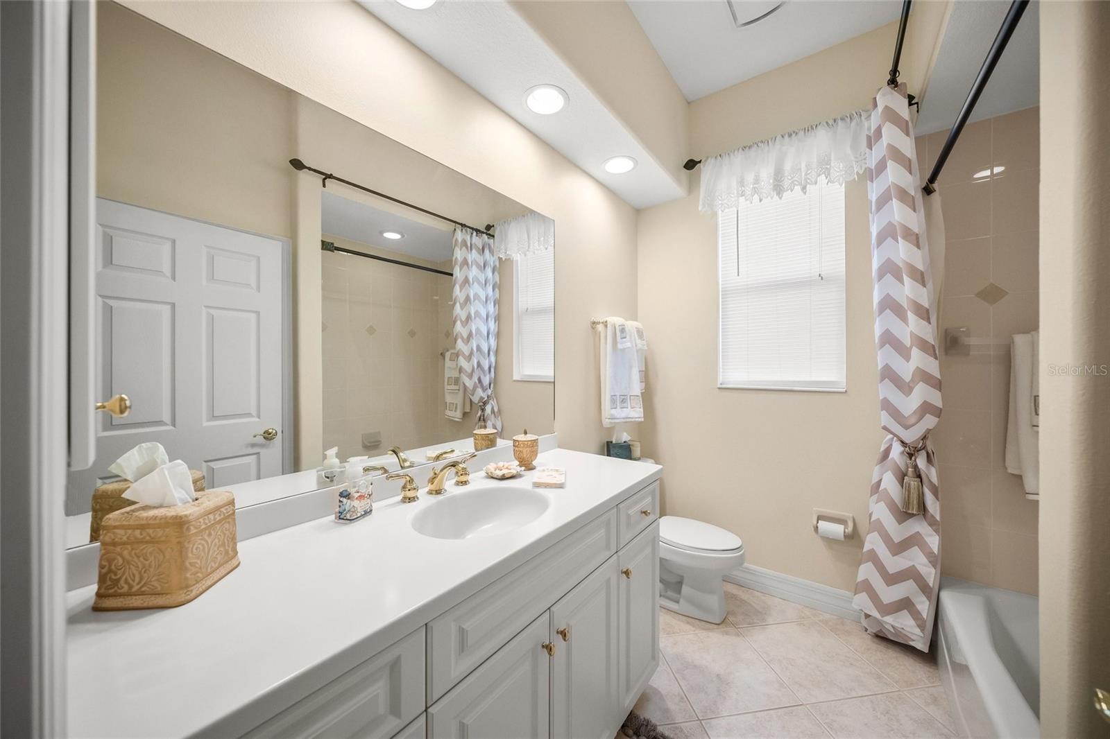 5355 ANTHONY LN — photo 33